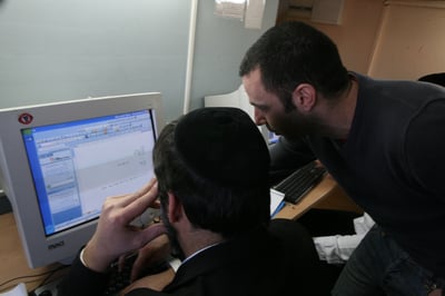 לקדם עסקים קטנים ולהפוך להצלחה גדולה. אילוסטרציה