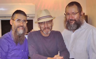 גייטס (במרכז) באולפן של אלי גרסטנר, בהקלטות האלבום באידיש של פריד