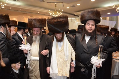 ‏‏שמחת החתונה בחצרות זוויעל-לעלוב. צפו