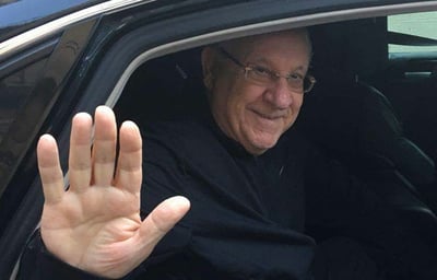 ריבלין חוזר מבית החולים