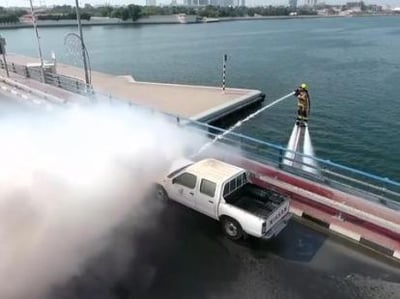 זרם סילון מהים: כך יכבו דליקות בדובאי . צפו