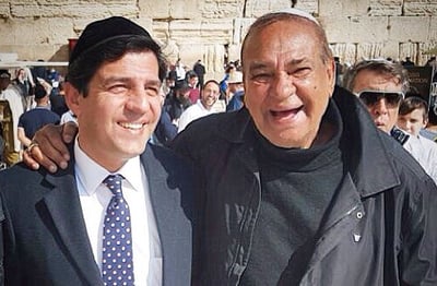 השחקן זאב רווח ורב הסלבס, בכותל