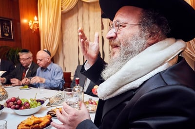 מוסקבה: האדמו"ר ערך טיש ט"ו בשבט מוקדם