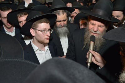בנו של הגר"י, הרב מרדכי שלמה אדלשטיין מספיד