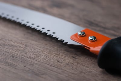 היהודי שהותקף משחזר: "התוקף יצא עם מסור מתכות"