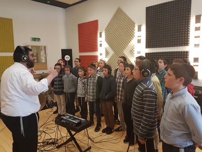 "כולם נקבצו" – הצצה ראשונה ללהיט החדש.