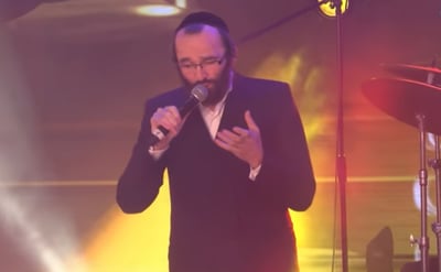 יוני אליאב מארח את הזמר מוטי רוטמן • צפו
