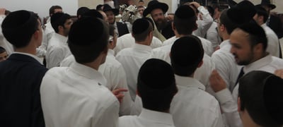 הרב רוזנבלט בישיבתו. ארכיון