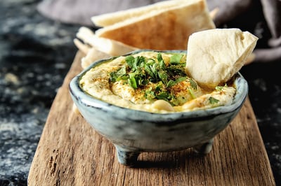 חומוס תוצרת בית - תוך 5 דקות