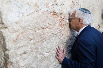 שגריר ארה"ב דייויד פרידמן בכותל, אמש