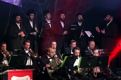 מלכות, יואלי דיקמן ואברימי רוט - מחרוזת חב"ד