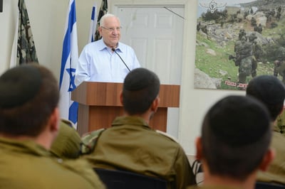 הנשיא ריבלין עם החיילים החרדים