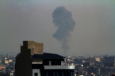 עשן מיתמר מעל עזה בתקיפת צה"ל הקודמת לפני כ-4 חודשים