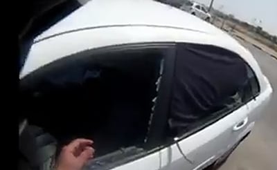 השוטר פרץ לרכב והציל את חיי האישה. צפו