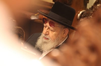 הפינה היומית של מרן הרב עובדיה יוסף: דיני ומנהגי יום תשעה באב