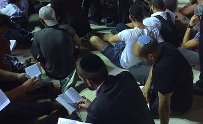 בנט מתאבל בכותל