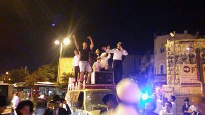 שריפה ב"שערי העיר": בר המצווה הופסקה ועברה לרחוב