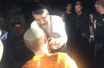 אברהם פריד הפתיע עם אורח בלתי צפוי