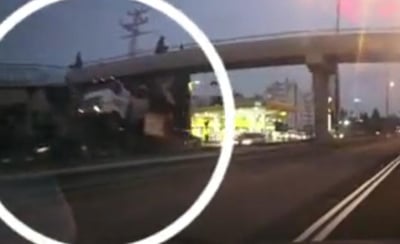 תיעוד דרמטי: רגע ההתנגשות של מנוף המשאית בגשר