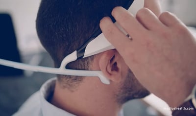 המכשיר שיגרום לכם לעשות כושר על הספה