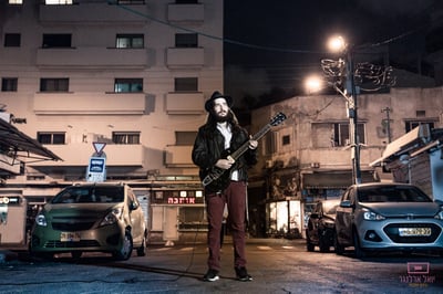 ברק גרוסברג בסינגל בכורה - בעולם האמיתי
