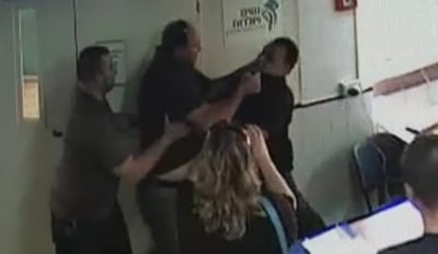 התקיפה האלימה תועדה במצלמות בית החולים