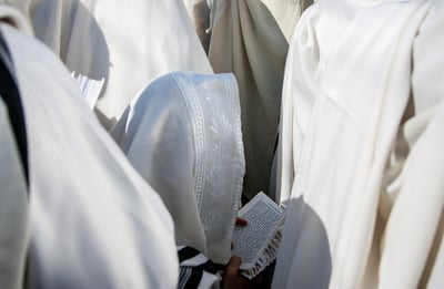 חשיבות הכניעה בעבודת יום הכיפורים