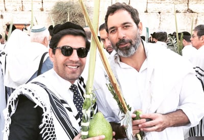 השחקן מוריס כהן ב'ברכת כהנים' ברחבת הכותל