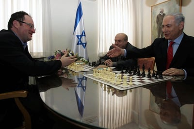 סגן אלוף העולם בוריס גלפנד משחק עם נתניהו