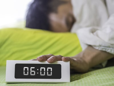 לחצתם נודניק? קבלו 9 דקות שינה שממש לא יעזרו לכם
