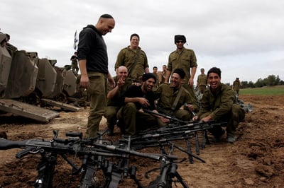 חיילי צה"ל בעוטף עזה, לפני יציאה למבצע צבאי
