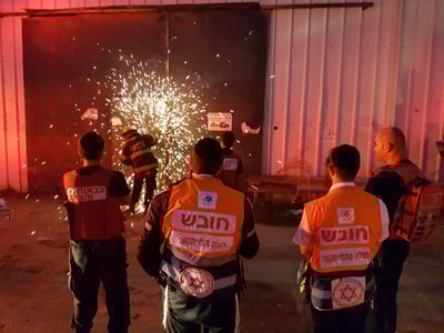 פצוע קשה: ילד שיחק על גג מבנה נטוש ונפל ממנו