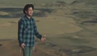 "חופה לבנה": מאיר גרין בשיר חדש. האזינו