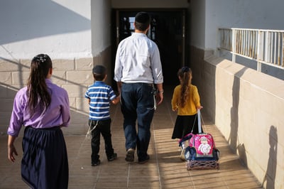 חוזרים לבתי הספר. אילוסטרציה