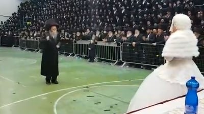 בשעת ליל: האדמו"ר מערלוי רקד עם נכדתו הכלה • צפו