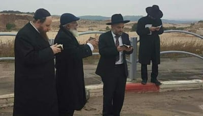 תפילת ראש העיר וחבריו