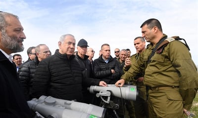 נתניהו והקבינט עם מפקדי צה''ל בצפון