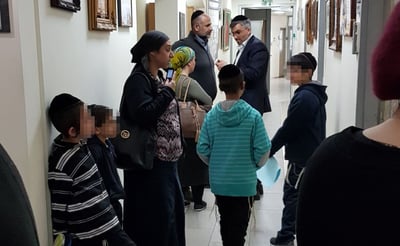 חלק מהילדים בהפגנה