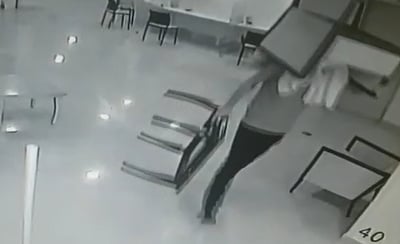 הגיע לטיפול בבית החולים וגנב ציוד • צפו