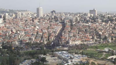 ההמונים סביב המיטה