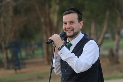 יחיאל ליכטיגר בקליפ חדש - "אמת אתה"