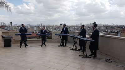 למה זרקו הקלידנים את הקלידים מהגג? צפו