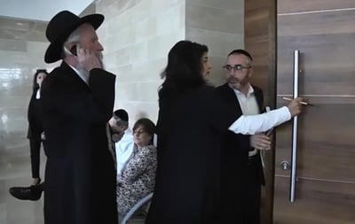 בית המשפט באשקלון, בעת הארכת מעצר ההורים