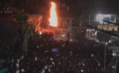 מדורה וחלאקה: ההדלקה של הרבי מויז'ניץ