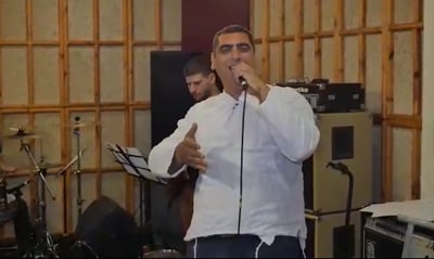 "פיוט בגרוב": לירן לוי והחברים בביצוע בועט