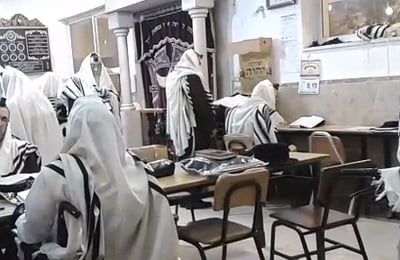 בלילה: הצבעה בכנסת; בנץ: שליח ציבור • צפו