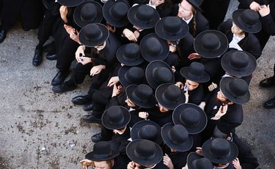 בחורים מחסידות גור. אילוסטרציה