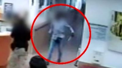 תיעוד מזעזע: כך נתין זר דקר אחות בבית החולים
