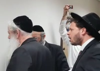 "פושע": נציג 'הפלג' הסתער על ראש העיר בצעקות • צפו