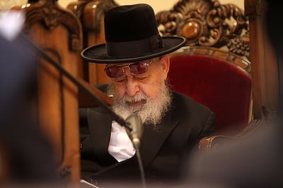 צפו:  מרן זצ"ל מבכה על חורבן בית המקדש